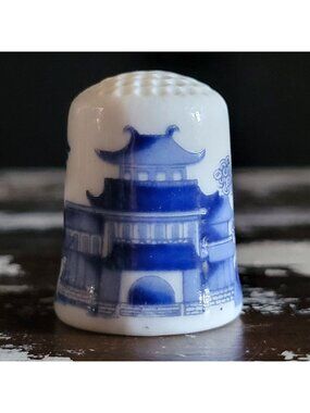 Vtg Shibata Porcelain Blue Temple Thimble Blue & White Chinoiserie Sewing Tool